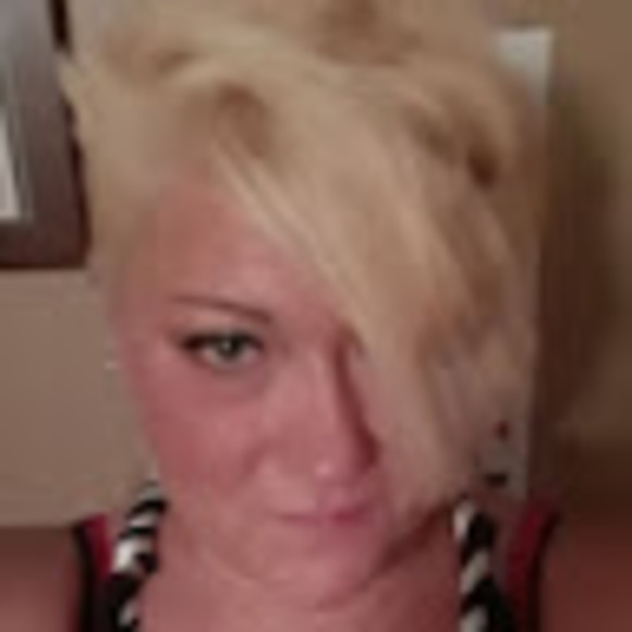 Meet your Posher, Jennifer - Picture 1 of 1